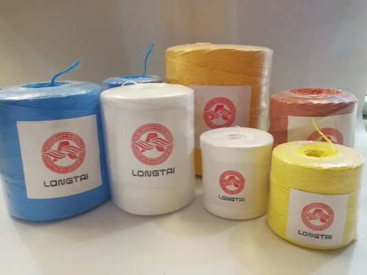 330m/kg Orijinal Polypropylene PP Twine Fibrille UV katkı maddesi Baler Twine 1600M 1 Bobbin